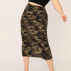 Plus Camo Bodycon Skirt